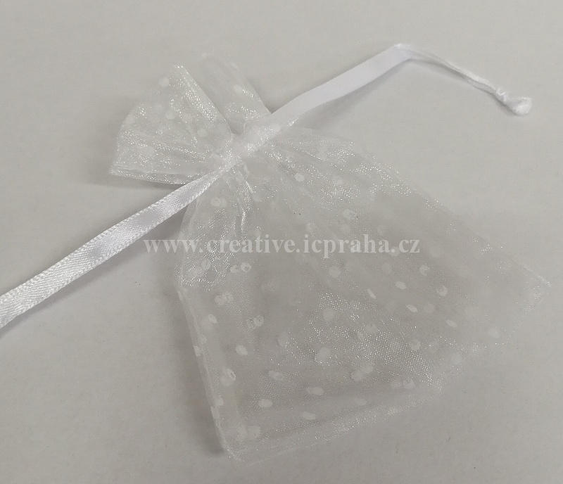 sáček - organza 10x13cm bílá puntík
